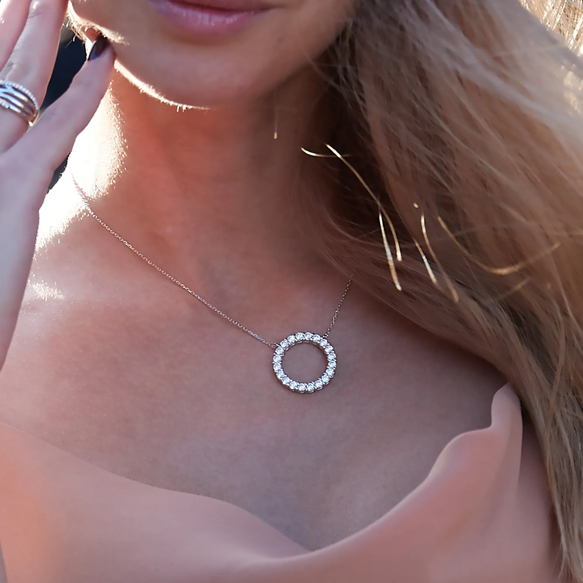 Infinite Luminary Halo Necklace